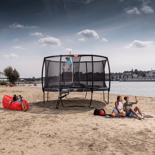 BERG Champion Regular Trampoliini 330 cm + Deluxe-turvaverkko, musta