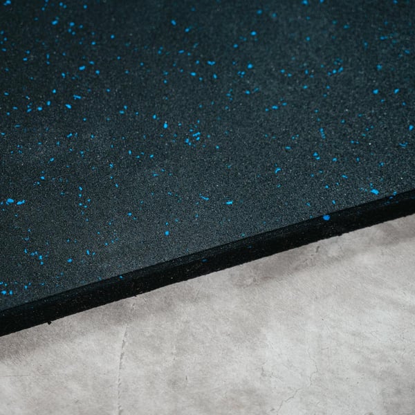 FitNord Kumilaatta 1m x 1m x 30mm, musta sinisillä pilkuilla 3