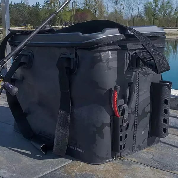 RAGE XL Camo welded bag 2