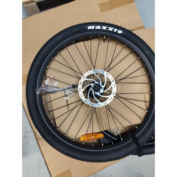 Etupyöräkokonaisuus - 27.5" vanne, pinnat, renkaat, jarrulevy (M300/500/900)