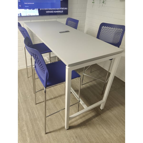 Baaripöytä + 4 baarituolia – toimistokalustesetti