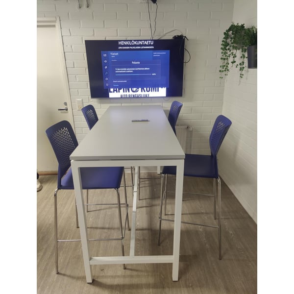Baaripöytä + 4 baarituolia – toimistokalustesetti