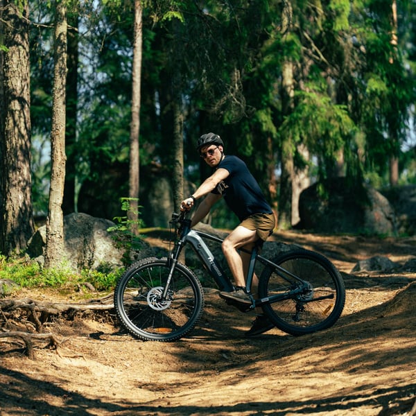 FitNord Ranger 800 Sähkömaastopyörä, musta
