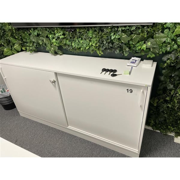 Liukuovikaappi 80 x 160