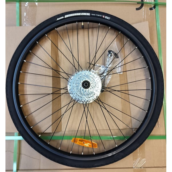 Takapyöräkokonaisuus - 28" Vanne, renkaat, jarrulevy 160mm, 8 leht. rataspakka