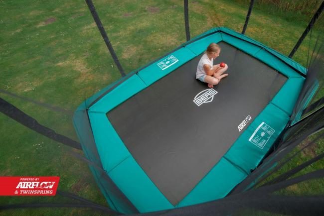 Suorakulmaiset trampoliinit