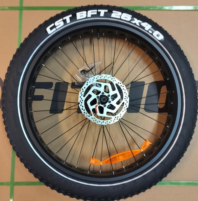 Etupyöräkokonaisuus Fat 26"": Sisä-ja ulkorengas, vanne + jarrulevy 180mm