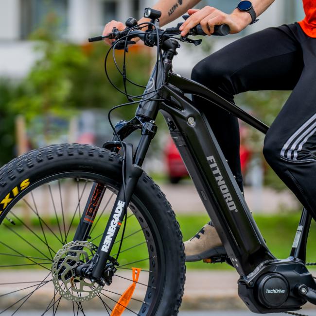 FitNord Rumble 1000 Sähköfatbike, musta (882 Wh tehoakku) + VUODEN LISÄTAKUU